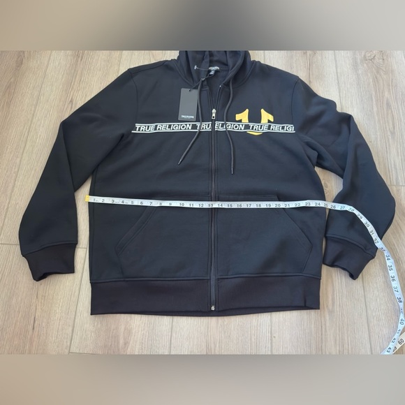 True Religion Black and Gold Zip-Up Sweater for Men 💛
* NEW WITH TAGS 🏷️ - Picture 6 of 9